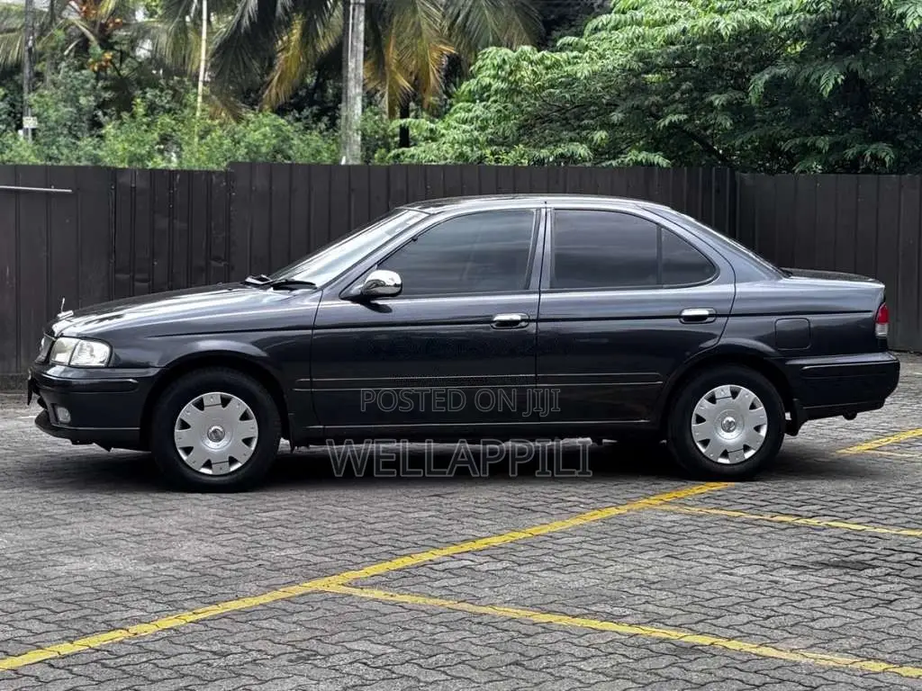 Nissan FB15 2000 Car (Used)
