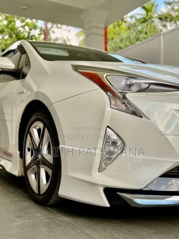 Toyota Prius 4th Gen 2016 Car (Used)
