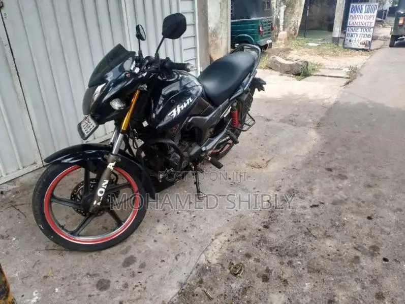 Hero-Honda Hunk 2010 Motorbike (Used)