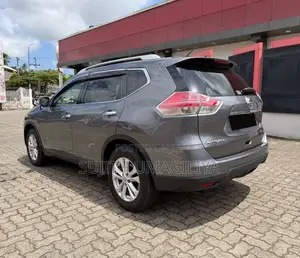 Nissan X-Trail PREMIUM EDITION 2016 SUV (Used)