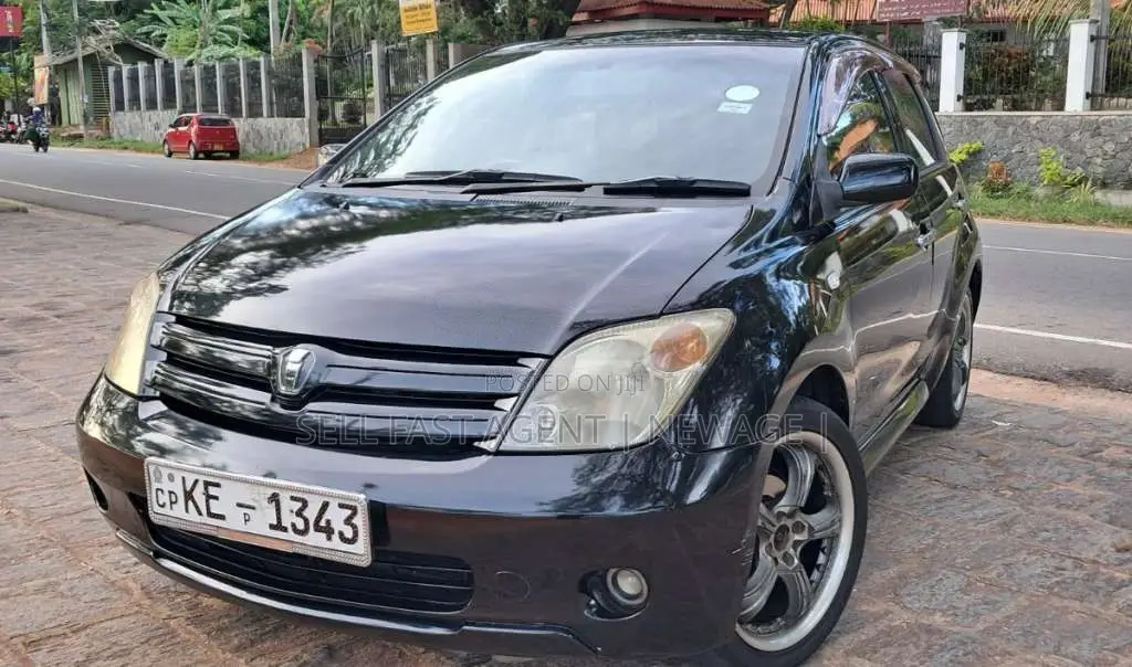 Toyota IST 2003 Car (Used)