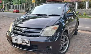 Toyota IST 2003 Car (Used)