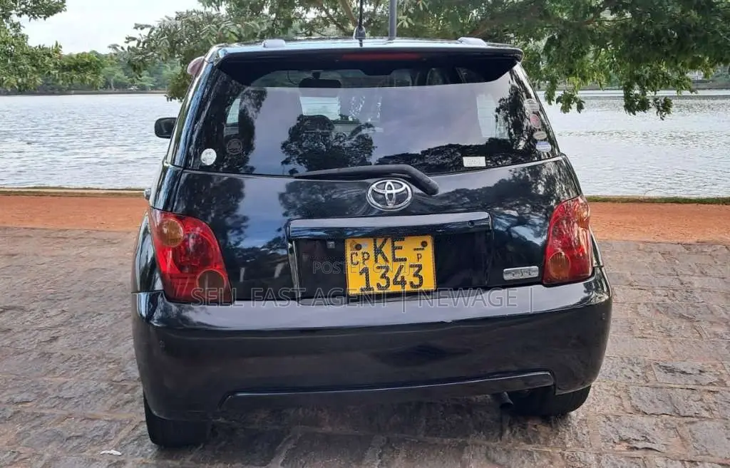 Toyota IST 2003 Car (Used)