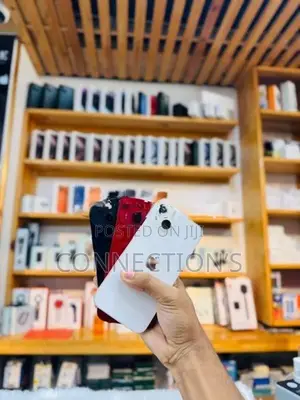 Apple iPhone 13 (Used)