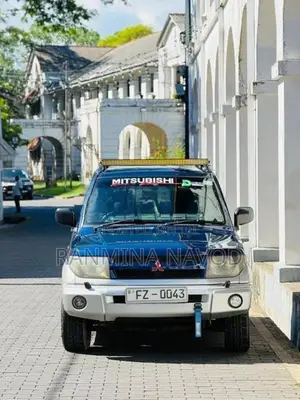 Mitsubishi Pajero IO 2000