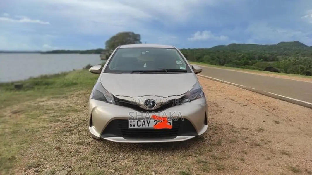 Toyota Vitz 2015