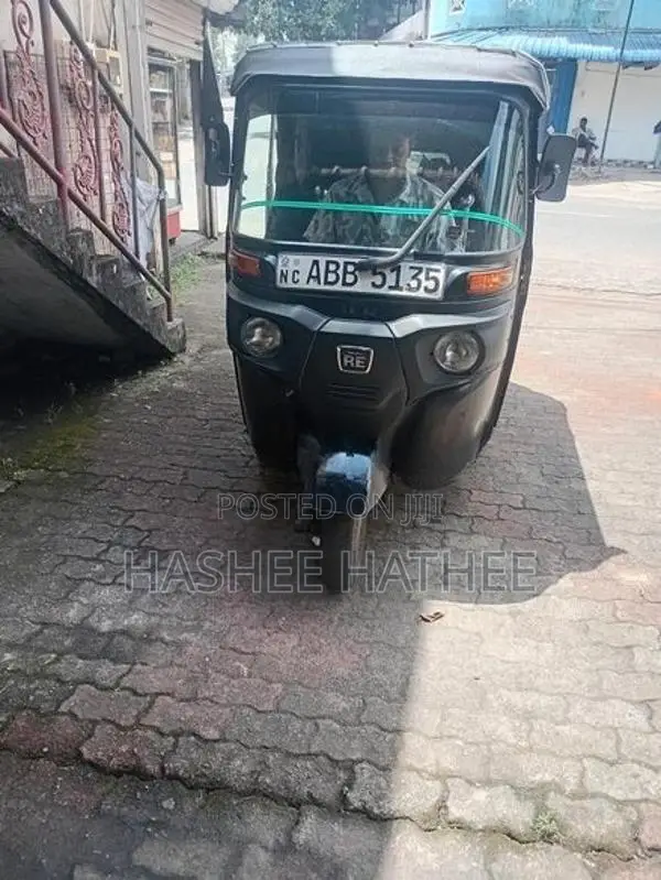 Bajaj RE 2016