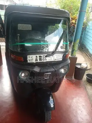 Bajaj RE 2016