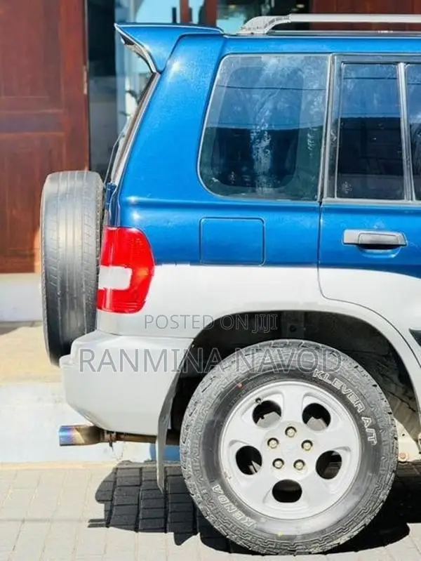 Mitsubishi Pajero IO 2000