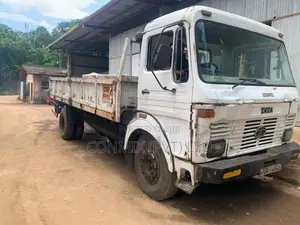 Tata LPT 2005