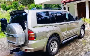 Mitsubishi Montero 2002