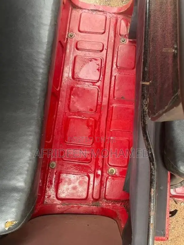 Bajaj RE 1999