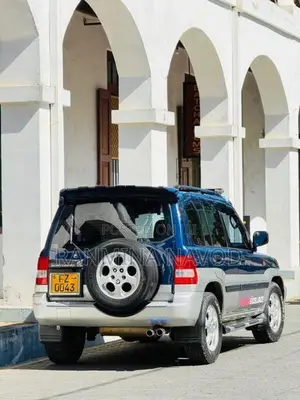 Mitsubishi Pajero IO 2000