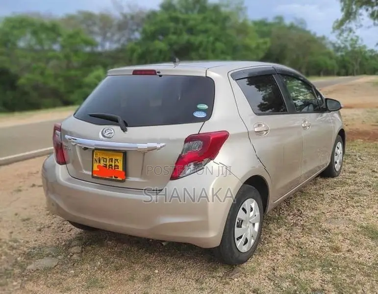 Toyota Vitz 2015