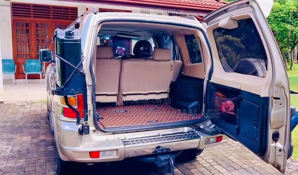 Mitsubishi Montero 2002