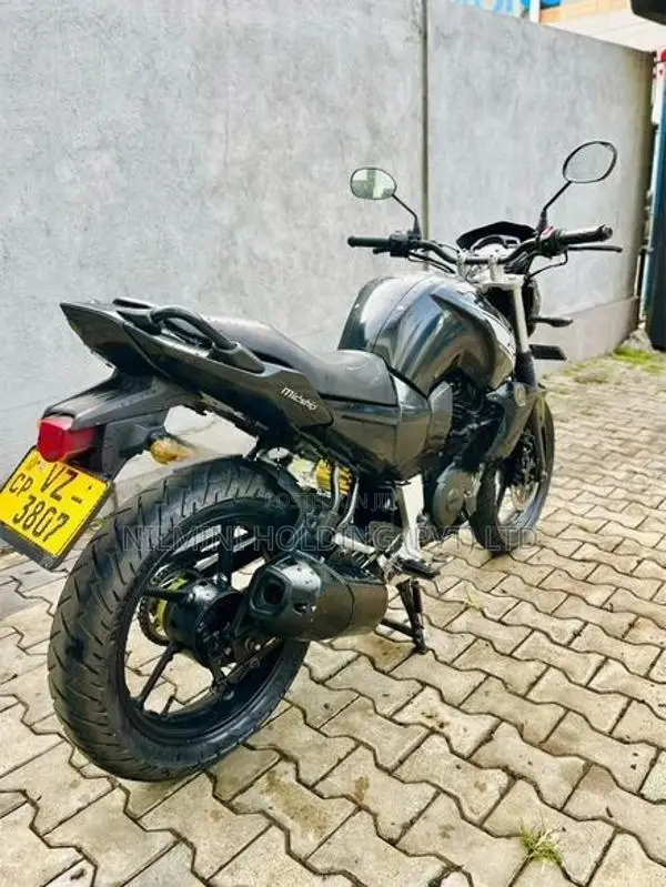 Yamaha FZS V1 2011