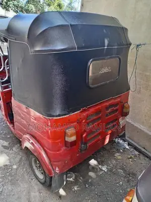 Bajaj RE 205 2005