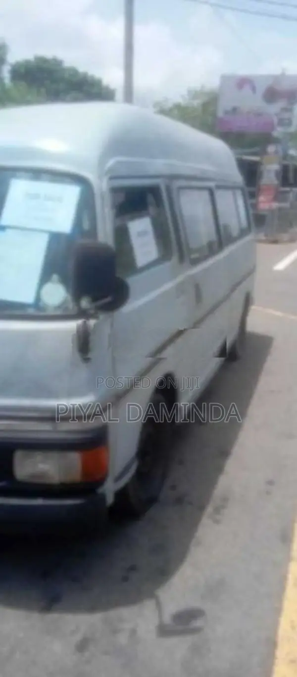 Nissan Caravan 1979