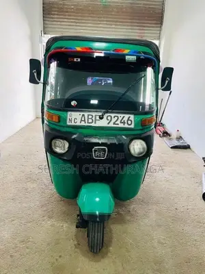 Bajaj RE 2015
