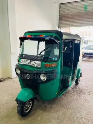 Bajaj RE 2015