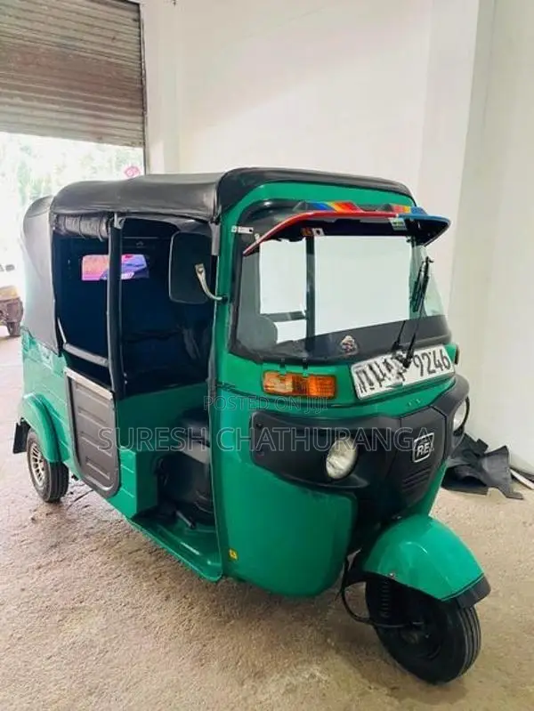 Bajaj RE 2015