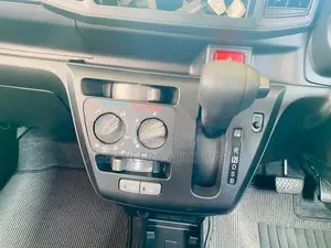 Daihatsu Mira 2024