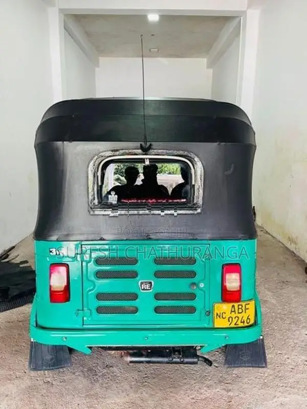 Bajaj RE 2015