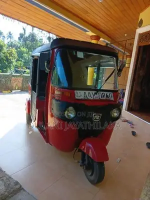 Bajaj RE 2015