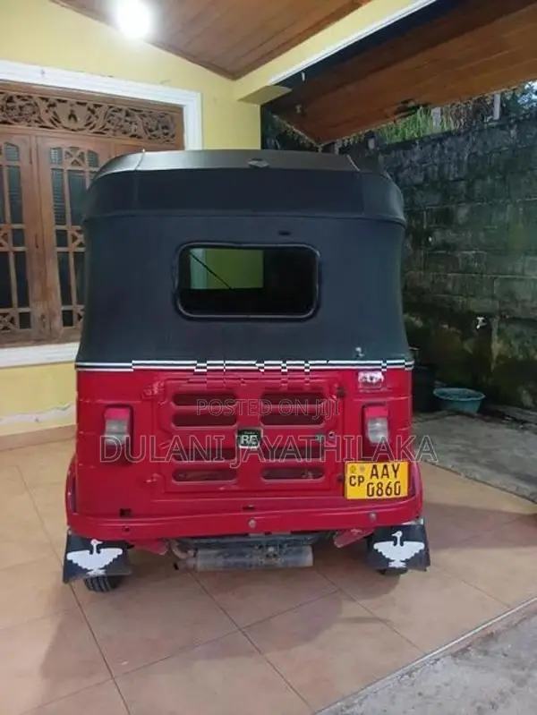 Bajaj RE 2015