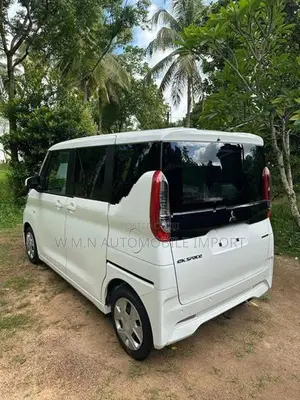 Nissan Roox Mitsubishi EK Space 2025