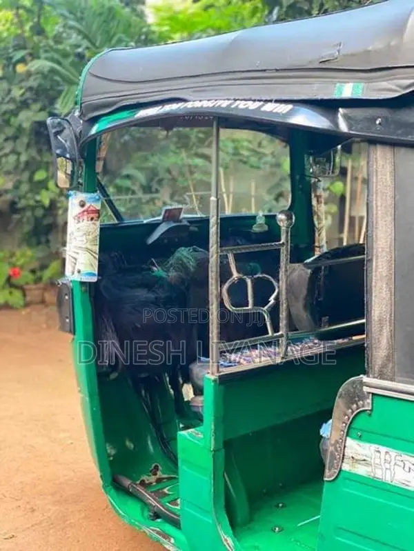 Bajaj RE Three Wheeler 2015