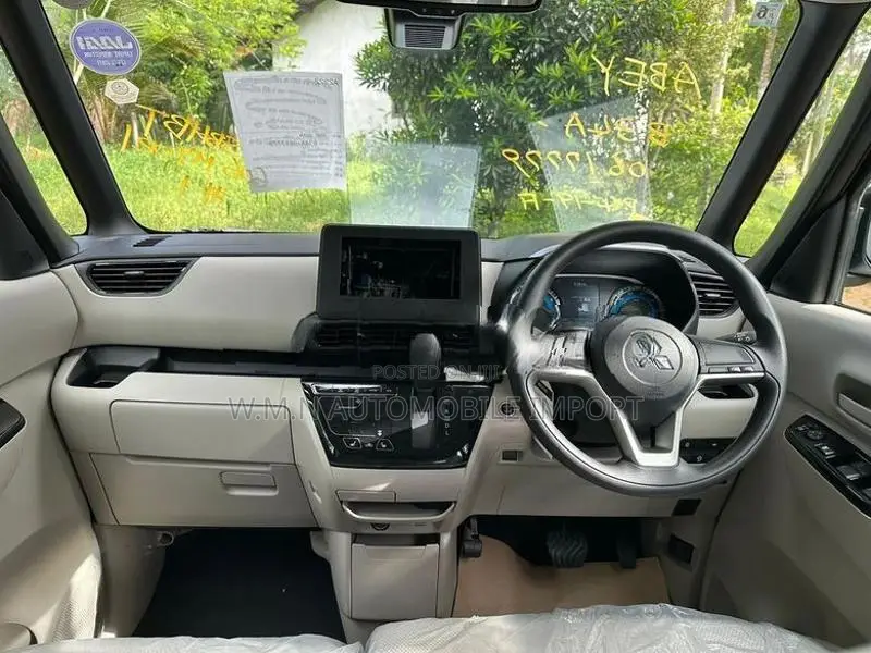 Nissan Roox Mitsubishi EK Space 2025