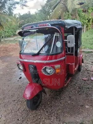 Bajaj RE 2012