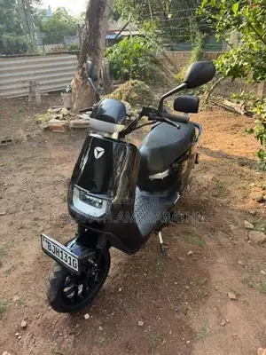 Yadea E8S 2024
