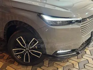 Honda Vezel Z PLAY MOONROOF 2025