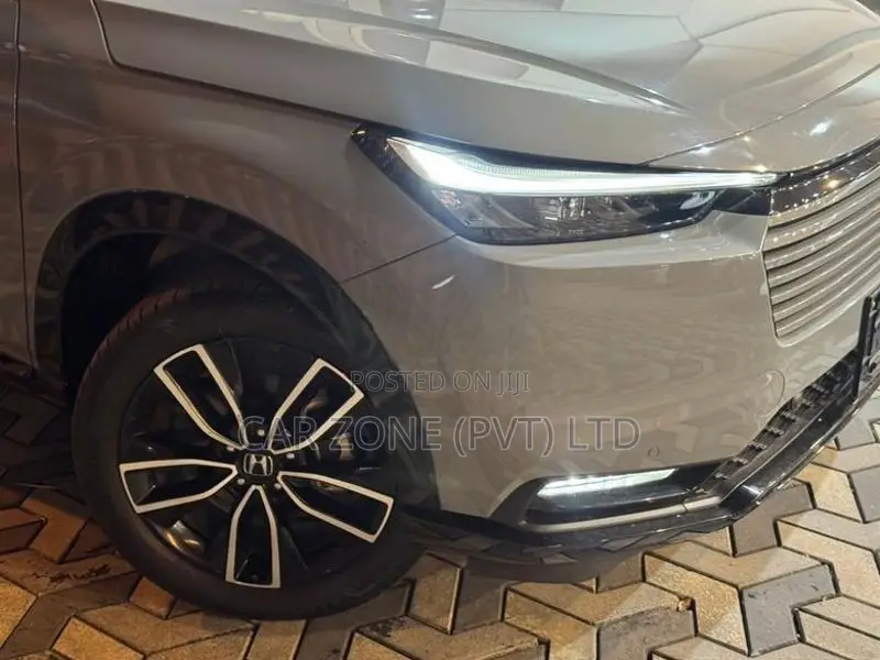 Honda Vezel Z PLAY MOONROOF 2025