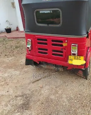 Bajaj RE 2012