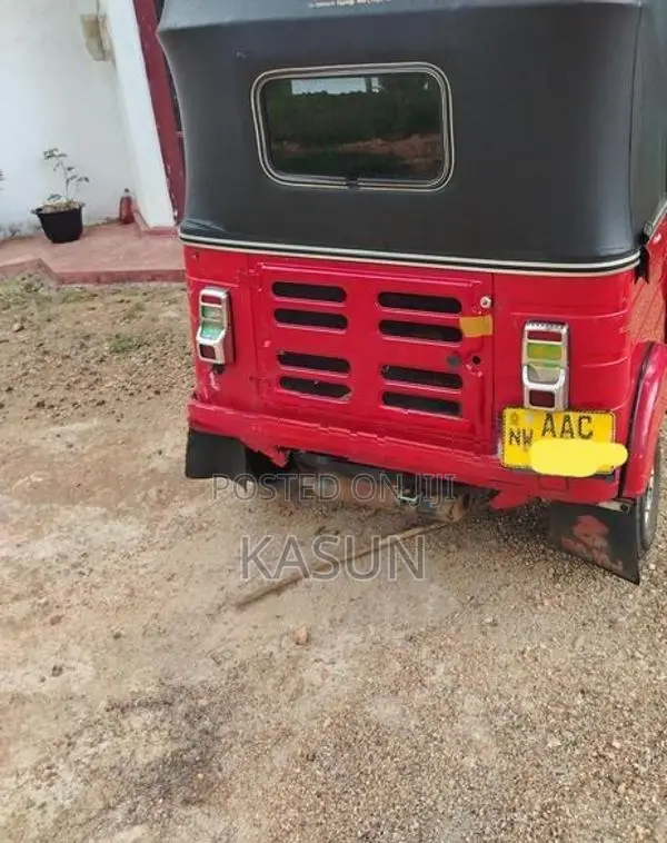 Bajaj RE 2012