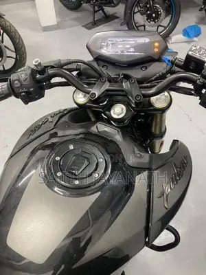 Bajaj Pulsar N160 Premium 2026
