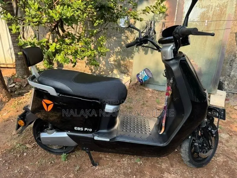 Yadea E8S 2024
