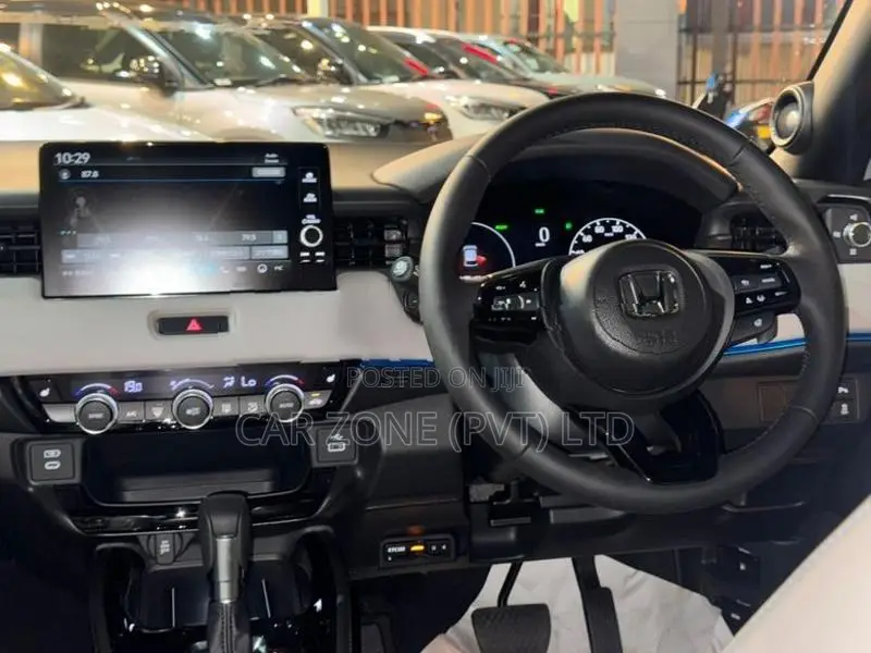 Honda Vezel Z PLAY MOONROOF 2025