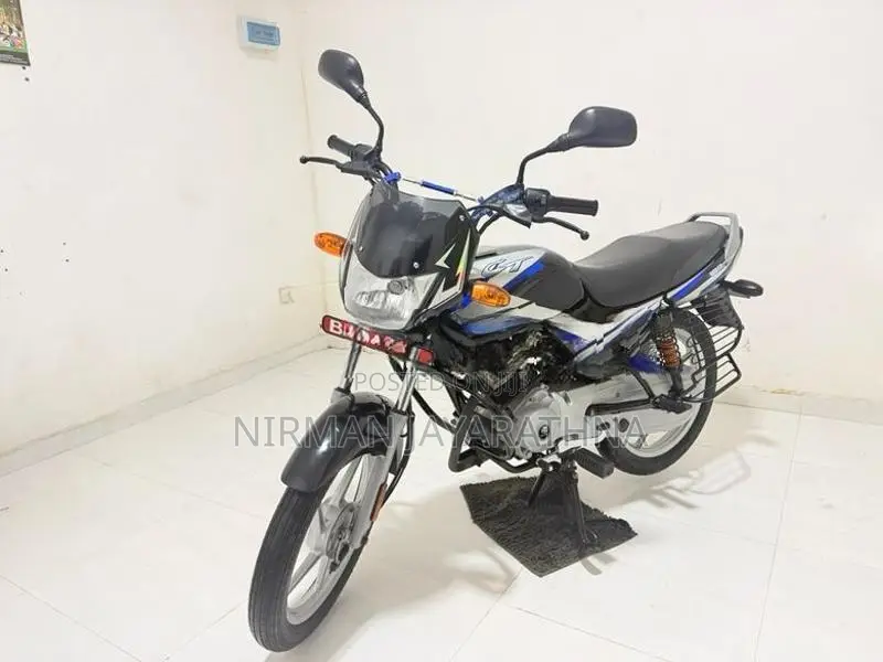 Bajaj CT100 2025
