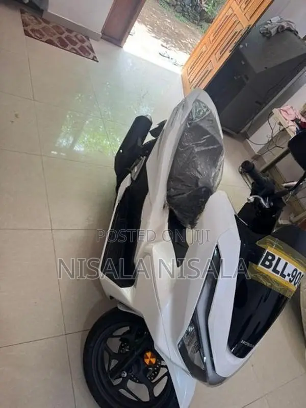 Honda PCX160 2025