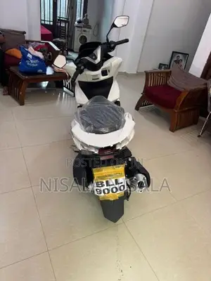 Honda PCX160 2025