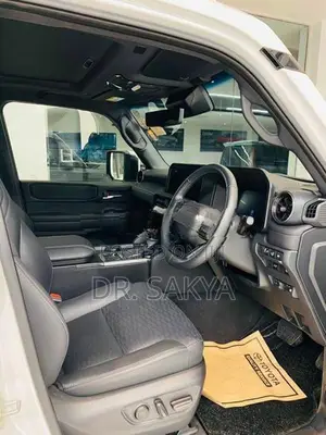 Toyota Land Cruiser Prado VX 2024