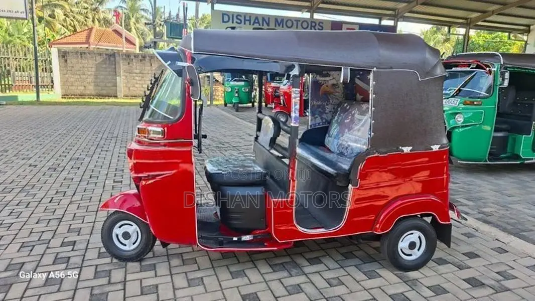 Bajaj RE 4Stroke 2015