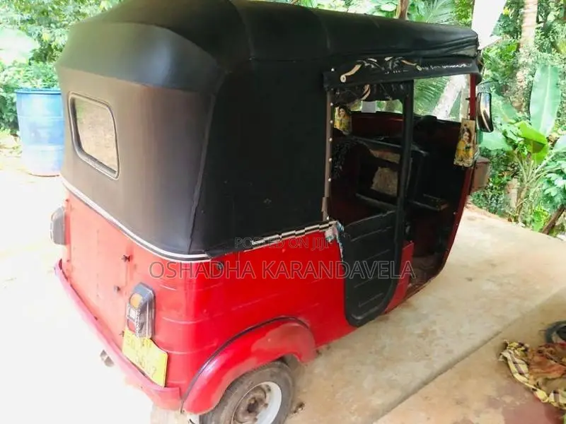 Bajaj RE 2012