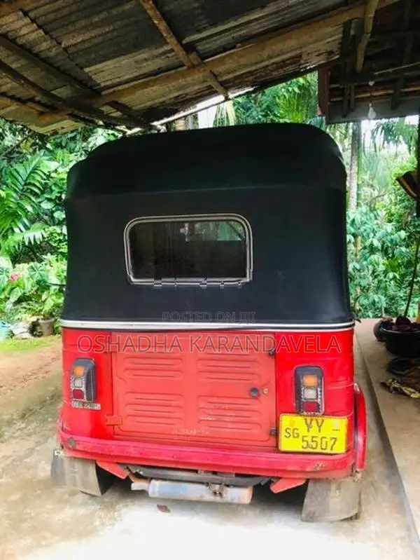 Bajaj RE 2012