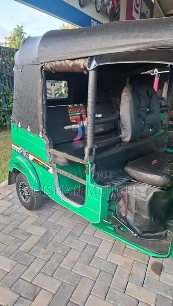 Bajaj RE 4 Stroke 2011
