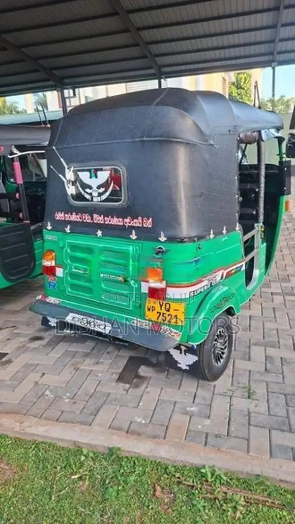 Bajaj RE 4 Stroke 2011